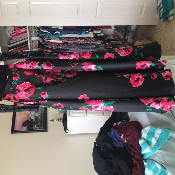 NWT PROM SKIRT! - Picture 2 of 3